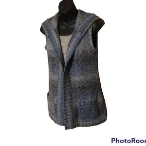 Dress Barn  Sz S Gray Blue Sleeveless Sweater Open Front Hooded 2 Pockets